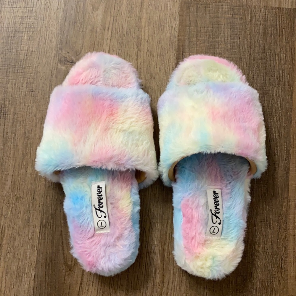 Tie dye slippers